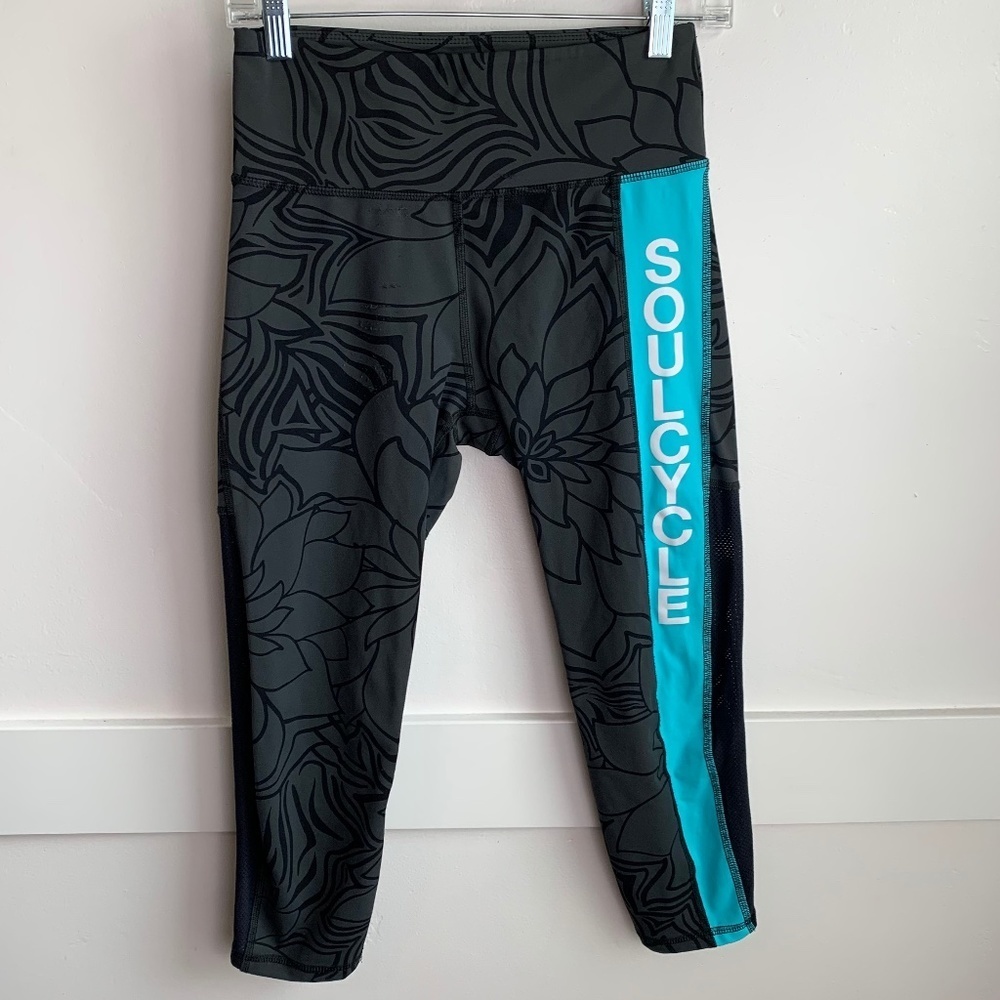 Soulcycle Performance Gray Floral Cropped Leggings